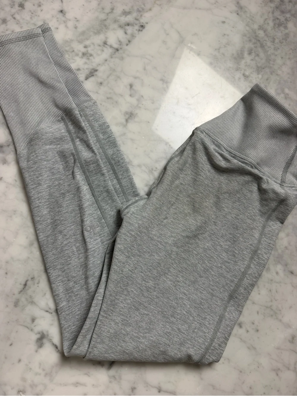 ALO Yoga Light Gray Leggings